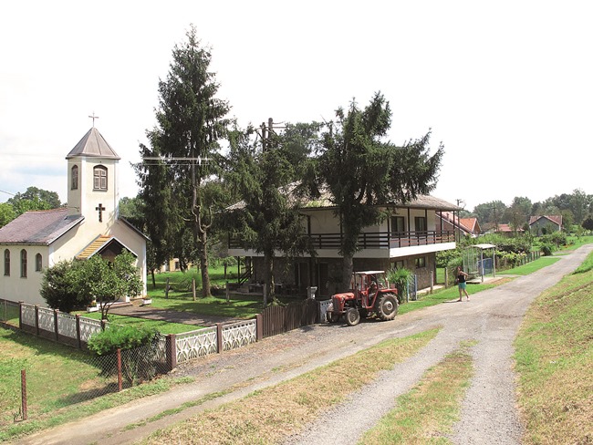 Posavska Hrvatska : Puno selo za blagdane