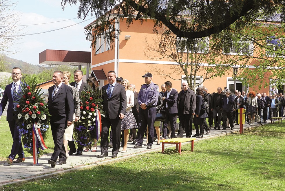 Posavska Hrvatska : Poticaji gospodarstvu i mladima