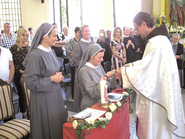 Aktualno : Prve redovničke zavjete položila sestra Marija Pia Jurić