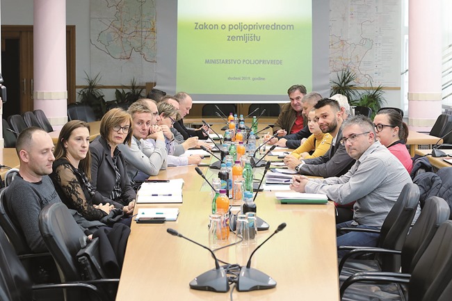 Posavska Hrvatska : Potrebna komunikacija i suradnja s Hrvatskim vodama i Hrvatskim šumama
