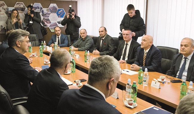 Gospodarstvo : Pružena ruka "Đuri Đakoviću"