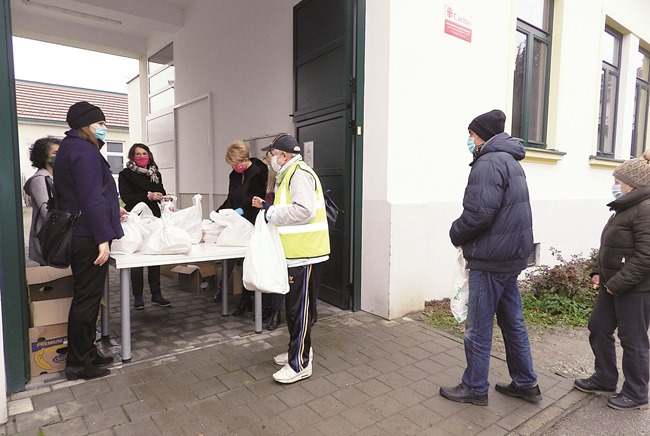 Posavska Hrvatska : Paketići domaćih proizvoda za ljepše blagdane