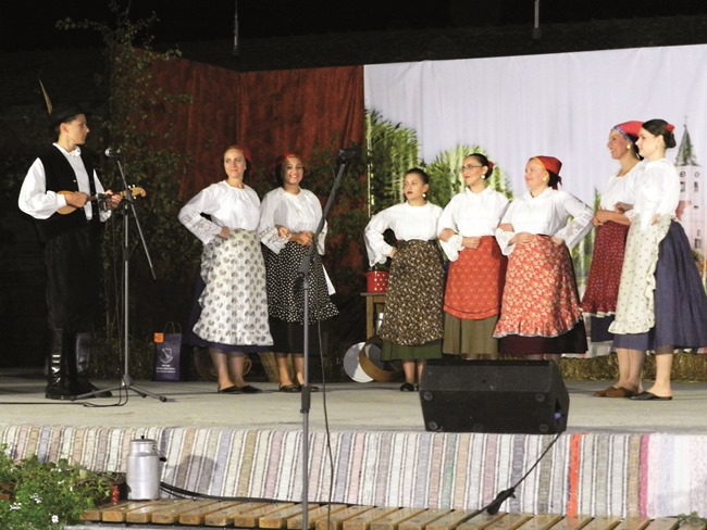 Posavska Hrvatska : Na vašaru, u Andrevci bilo