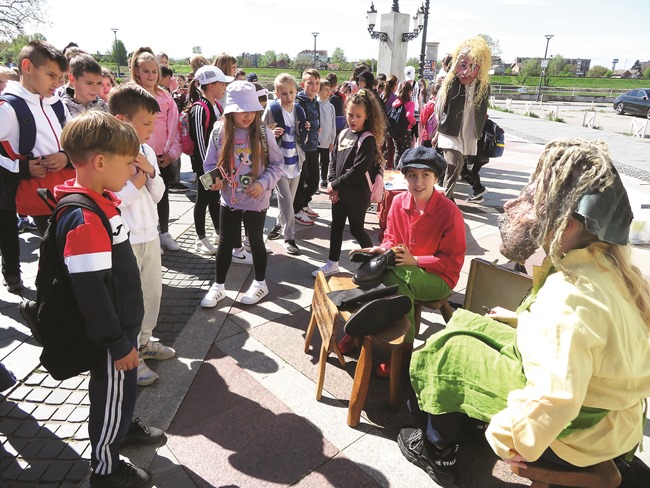 Turizam : Zanimljivi kostimirani likovi 