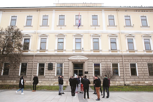 Školstvo :  Slučajno i sudbonosno školovanje u Slavonskom Brodu