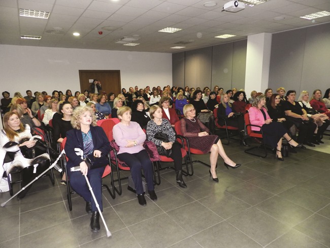 Stranački život : „Kako ostati svoja u menopauzi”.