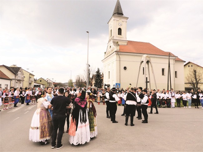 Općine : Prava i prepoznatljiva tradicija 