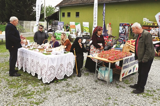 Posavska Hrvatska : Naše je domaće