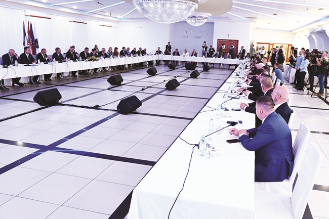 Posavska Hrvatska : Funkcionalna i fiskalna decentralizacija
