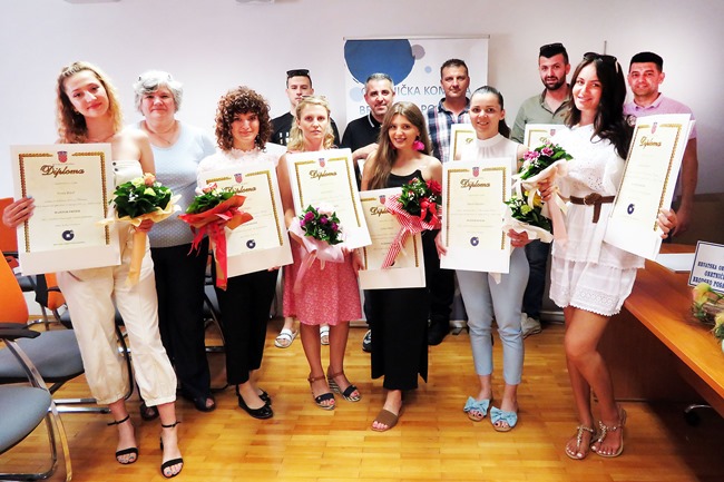 Posavska Hrvatska : Svečano uručeno 17 majstorskih diploma