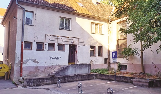 Slavonski Brod : Zgrada narušene statike za novi vrtić?