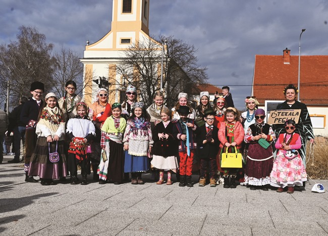 Posavska Hrvatska : Peto slavonsko godišnje doba