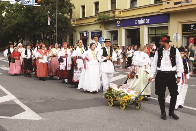 Kultura :  Šezdeseto „Brodsko kolo”!