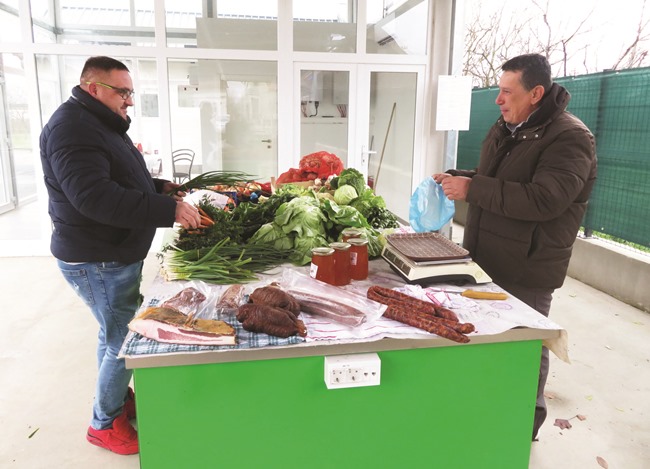Općine : S njive na klupe 