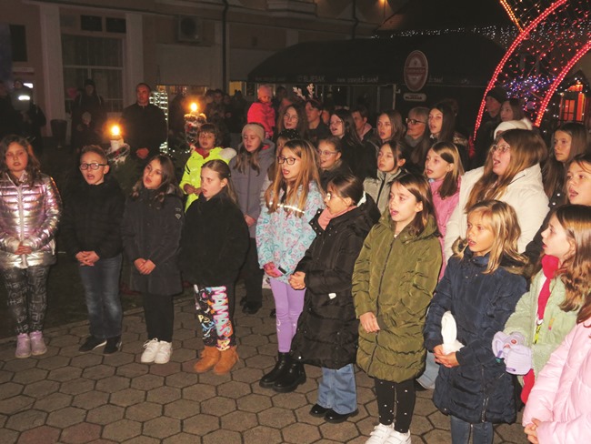 Općine : Zajedničko druženje u iščekivanju Božića