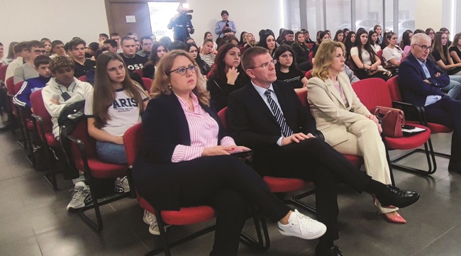 Posavska Hrvatska : Od školskih klupa do životnih odluka - srednjoškolci usvojili znanja o upravljanju financijama