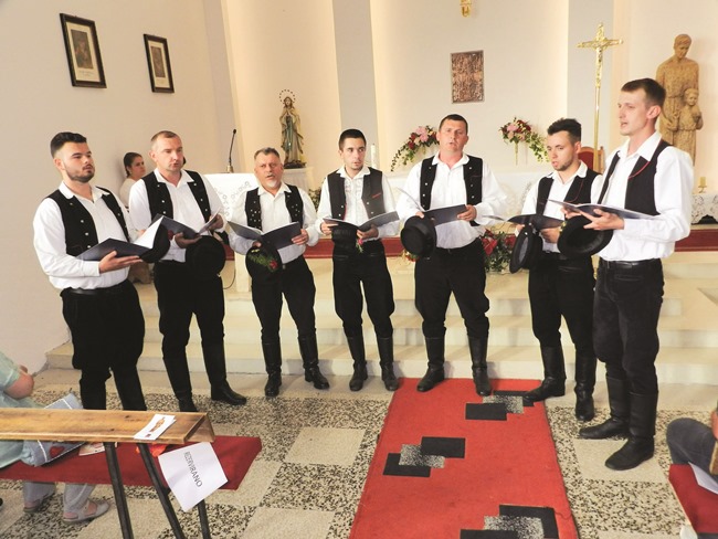 Posavska Hrvatska : Sva ljubav mi Isuse!