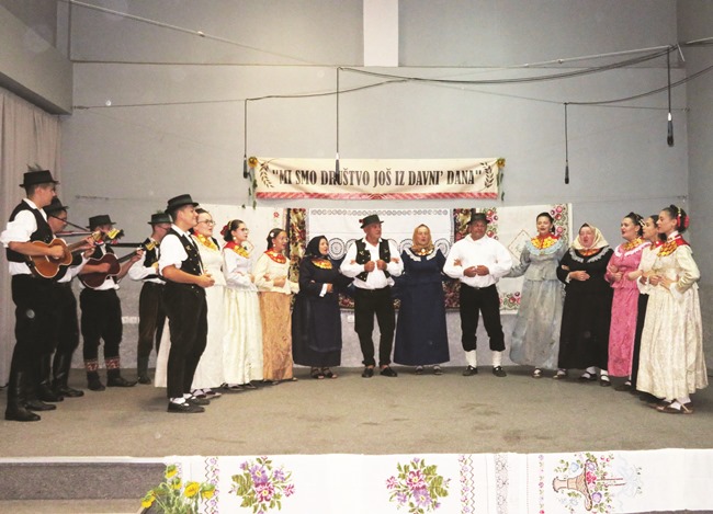 Općine : Mi smo društvo još iz  davni' dana