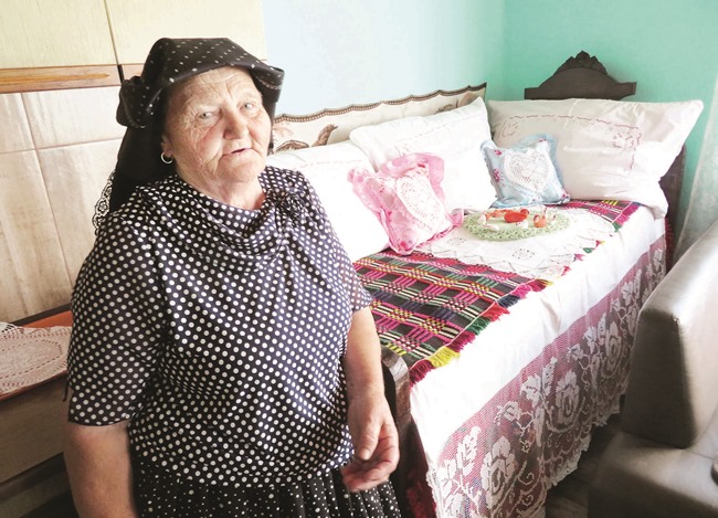 Posavska Hrvatska : Heklani suncokreti bake Kate